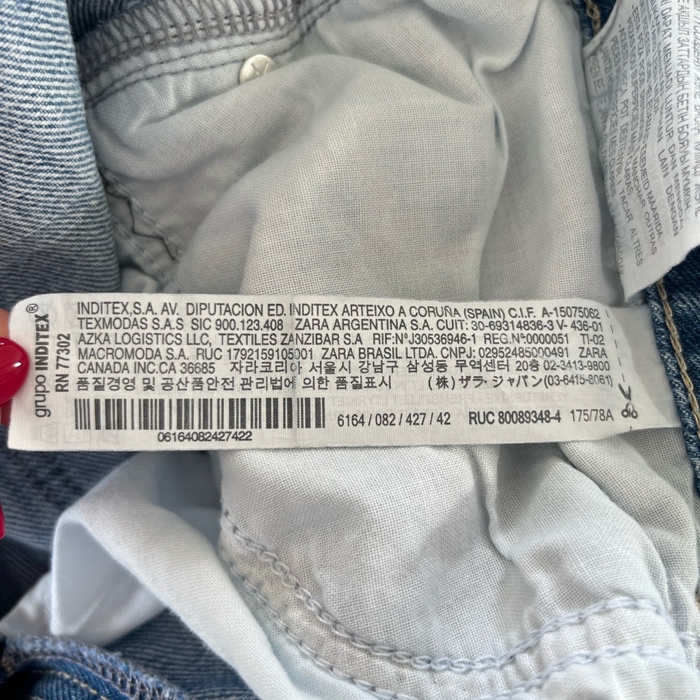 ZARA Women’s Distressed Medium Wash Mom Jeans - Picture 4 of 4